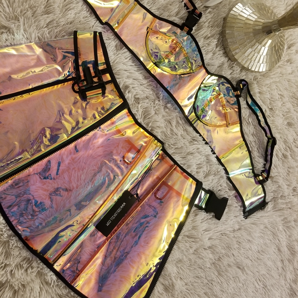 Clothes - Picture 3 of 3